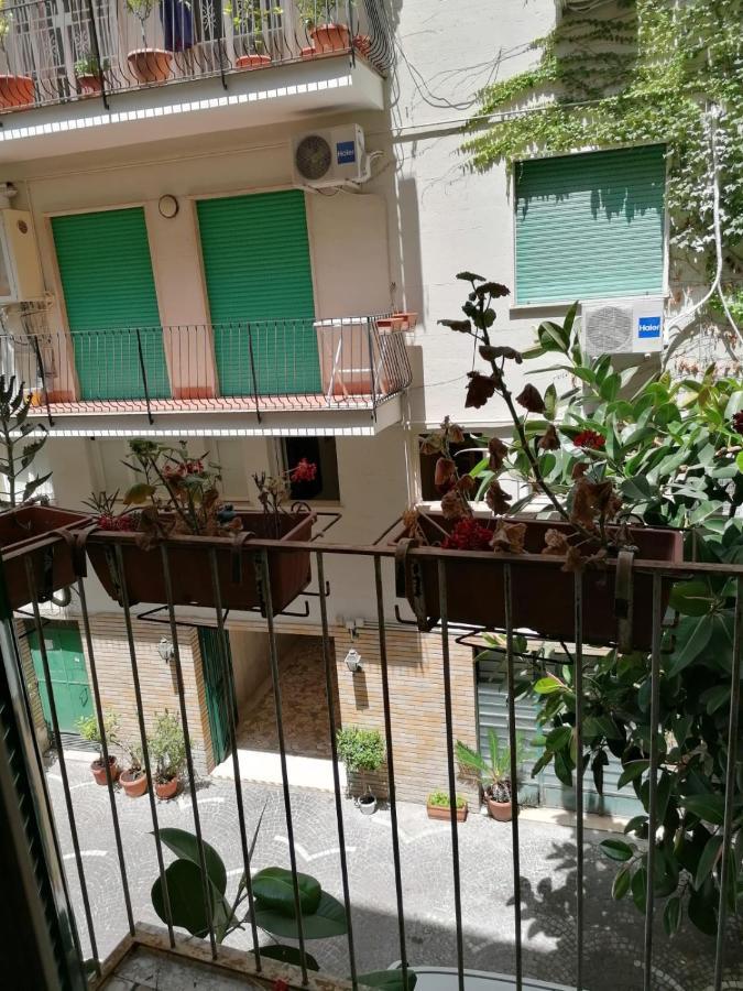 Residence Appartamenti Santa Teresa A Chiaia Nápoly Kültér fotó